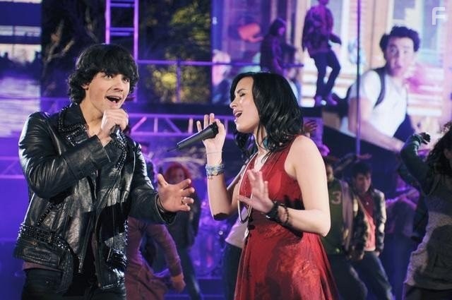 Demi Lovato and Joe Jonas in Camp Rock 2: Отчетный концерт (2010)