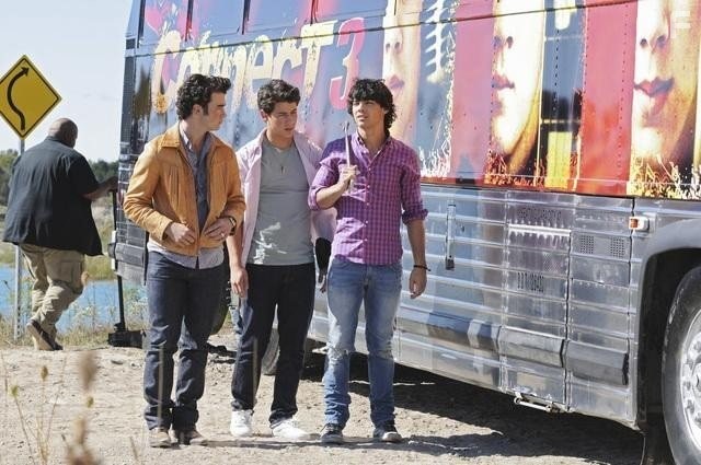 Robert Feggans, Kevin Jonas, Joe Jonas, and Nick Jonas in Camp Rock 2: Отчетный концерт (2010)