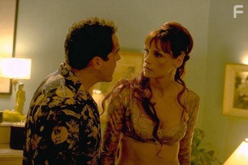 Famke Janssen and Jon Favreau in Bcё схвачено! (2001)