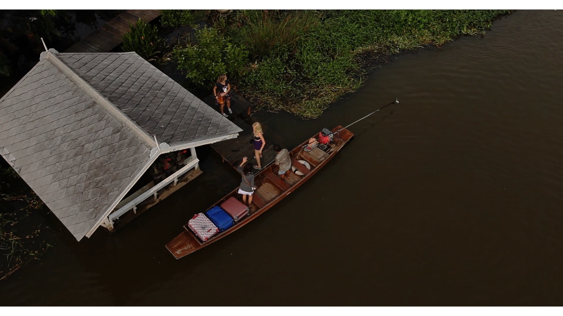 Emily Roya O'Brien, Jackie Moore, and Ciara Hanna in Зловредная (2014)