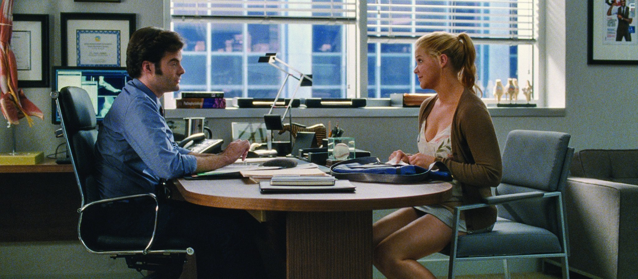 Bill Hader and Amy Schumer in Девушка без комплексов (2015)