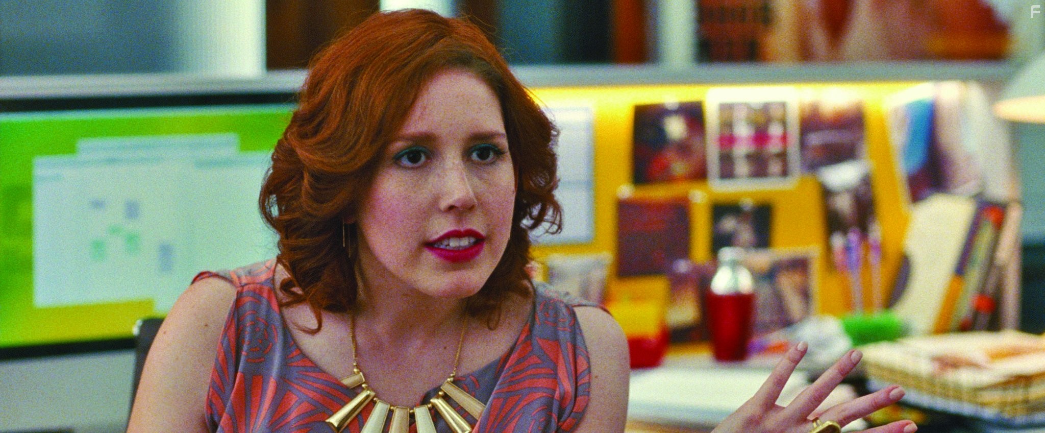 Vanessa Bayer in Девушка без комплексов (2015)