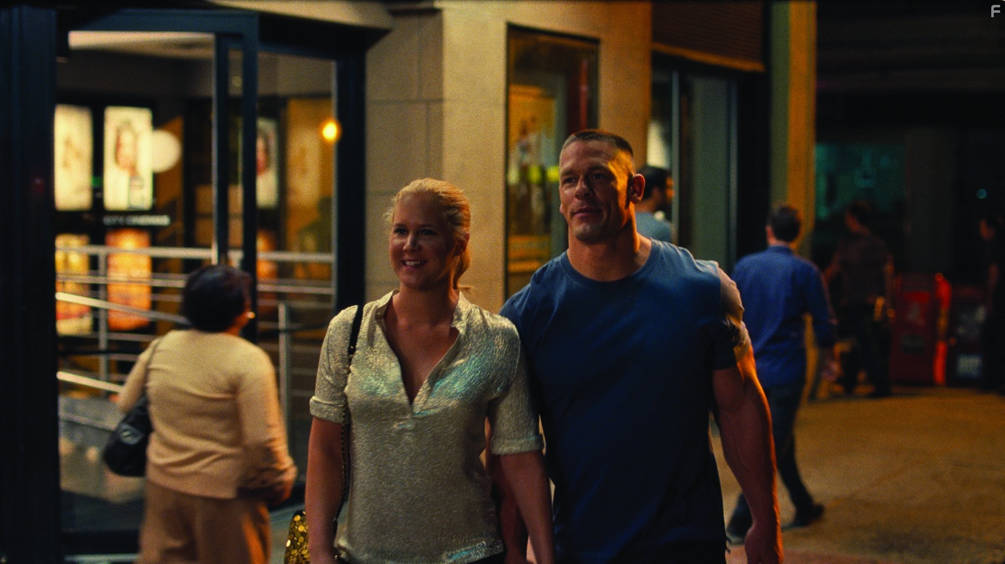 John Cena and Amy Schumer in Девушка без комплексов (2015)