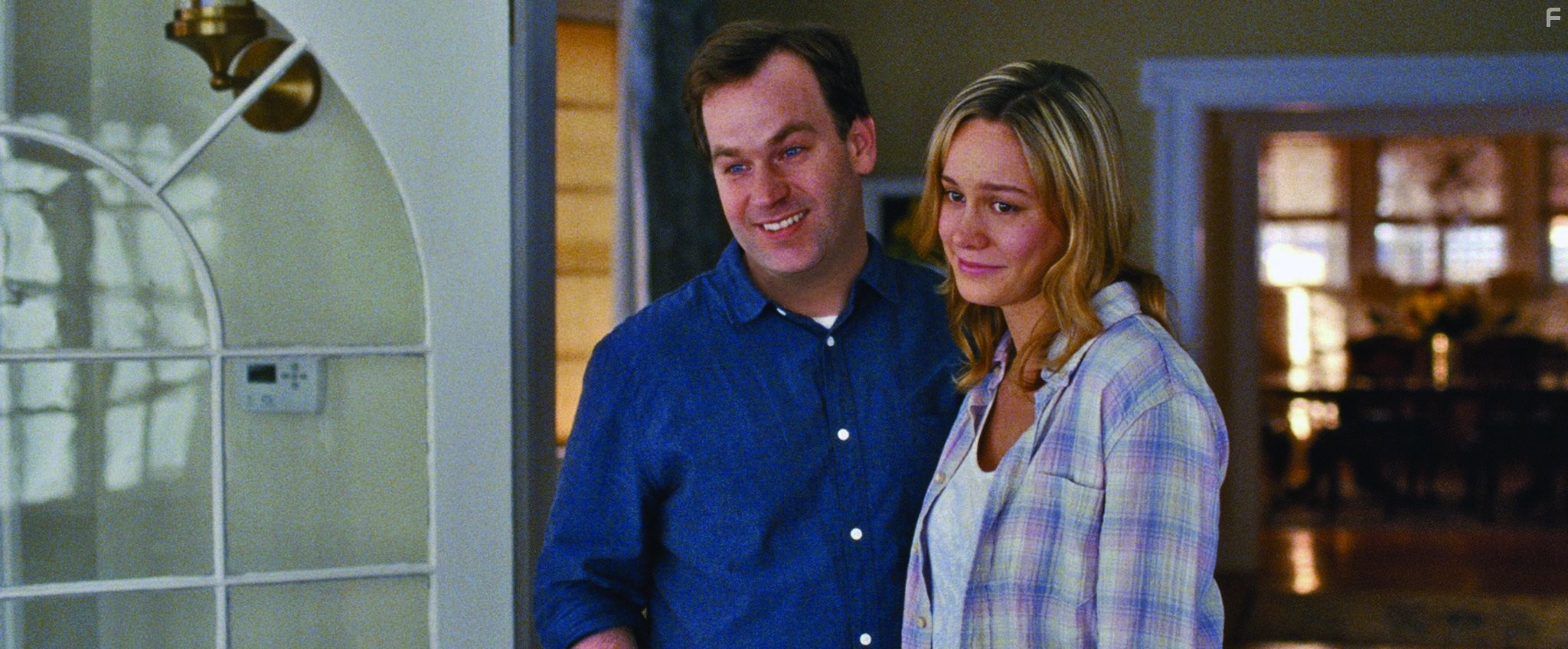 Brie Larson and Mike Birbiglia in Девушка без комплексов (2015)