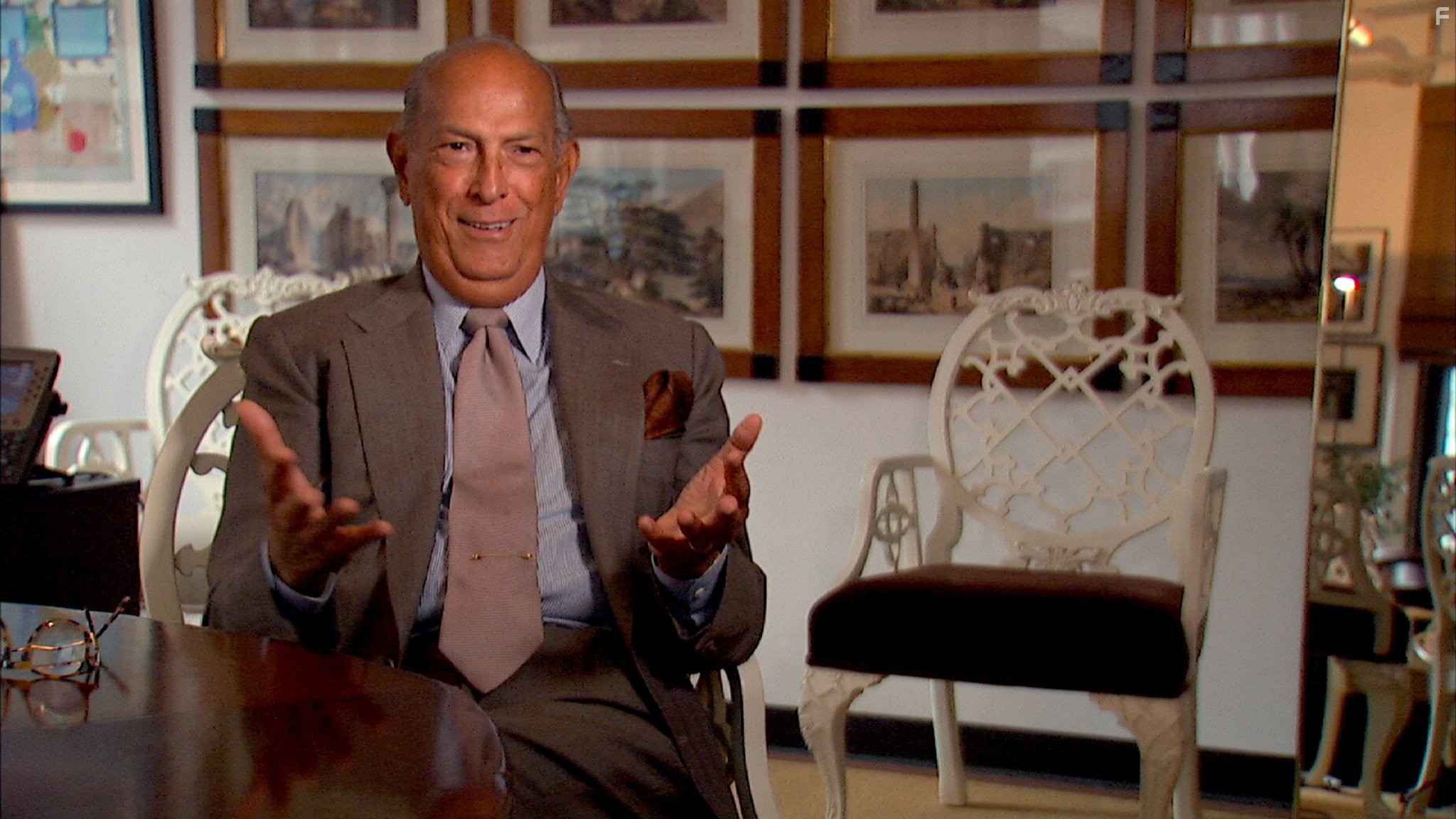 Oscar de la Renta in Scatter My Ashes at Bergdorf's (2013)