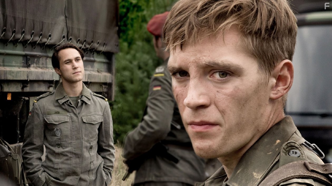 Ludwig Trepte and Jonas Nay in Германия 83 (2015)