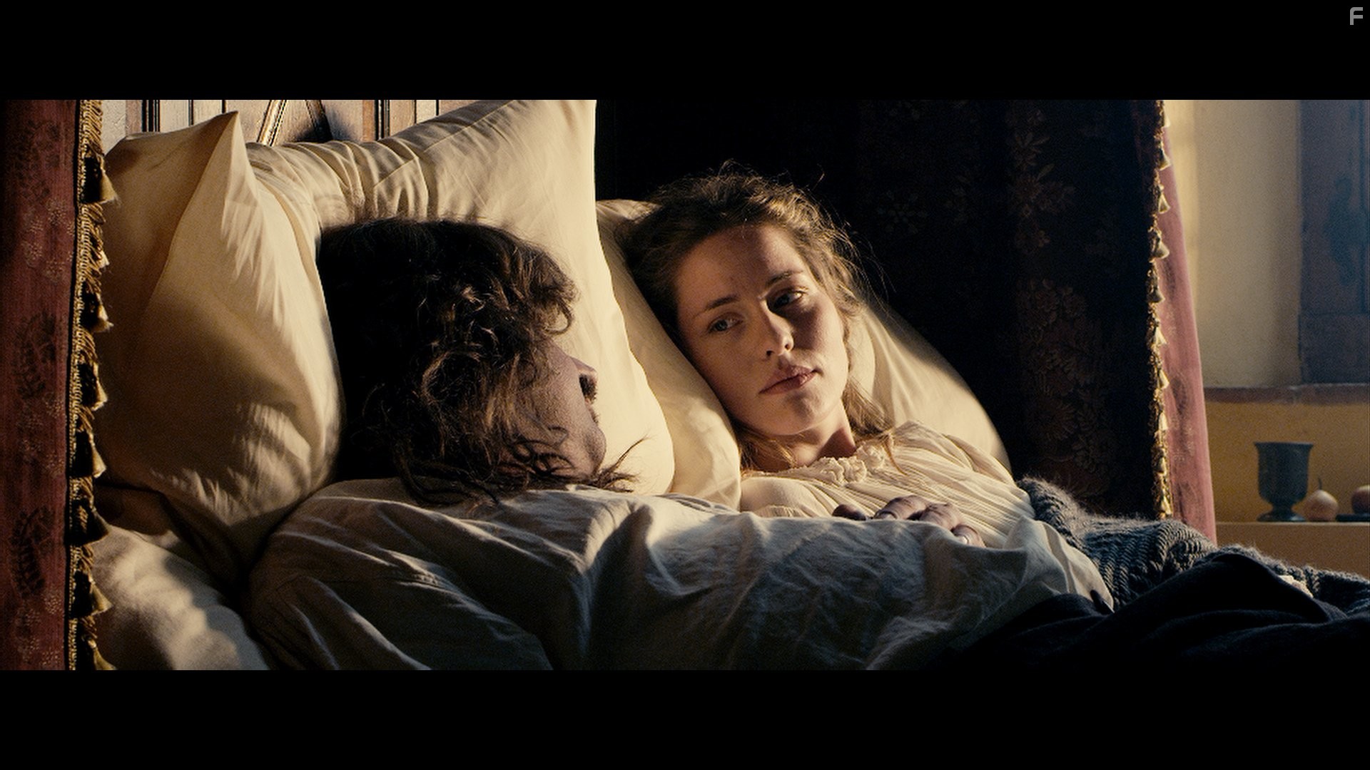 Frank Lammers and Sanne Langelaar in Адмирал (2015)