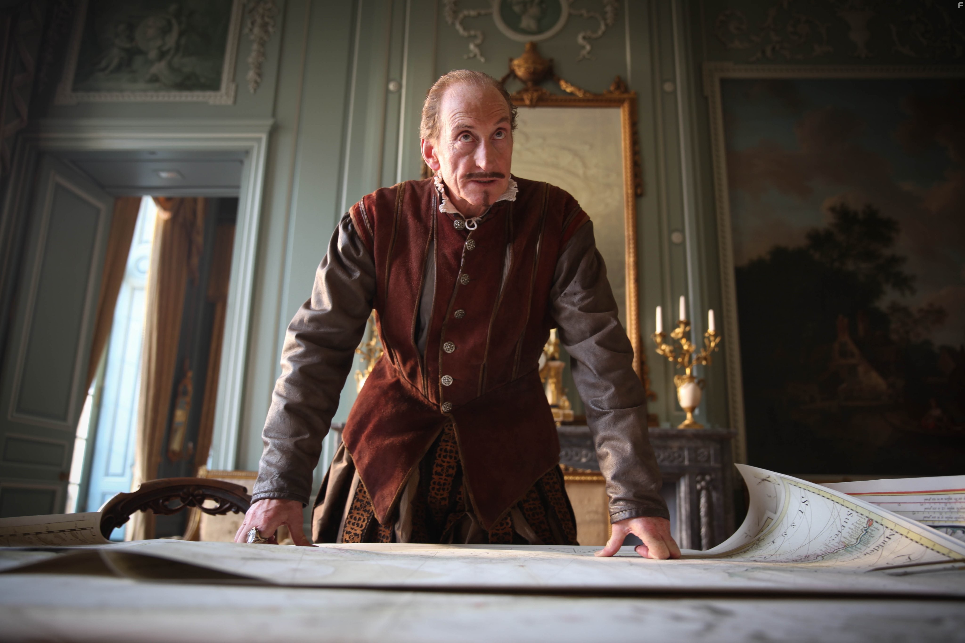 Charles Dance in Адмирал (2015)