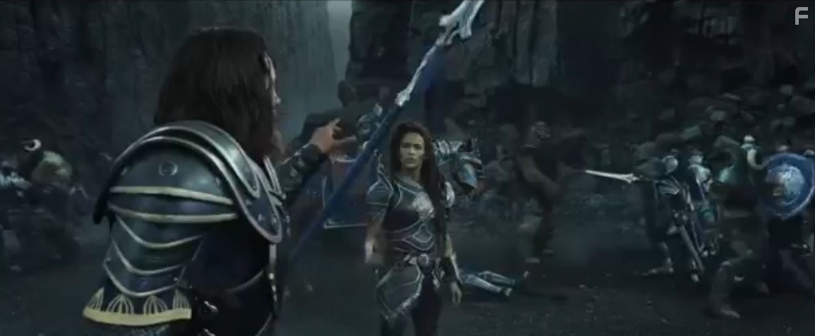 Travis Fimmel and Paula Patton in Варкрафт (2016)