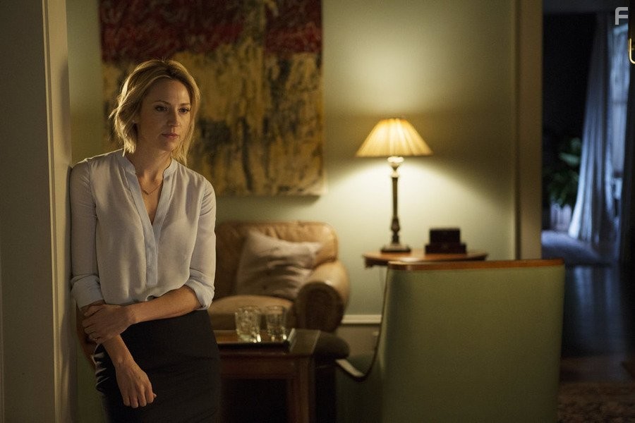 Beth Riesgraf in Сложности (2015)