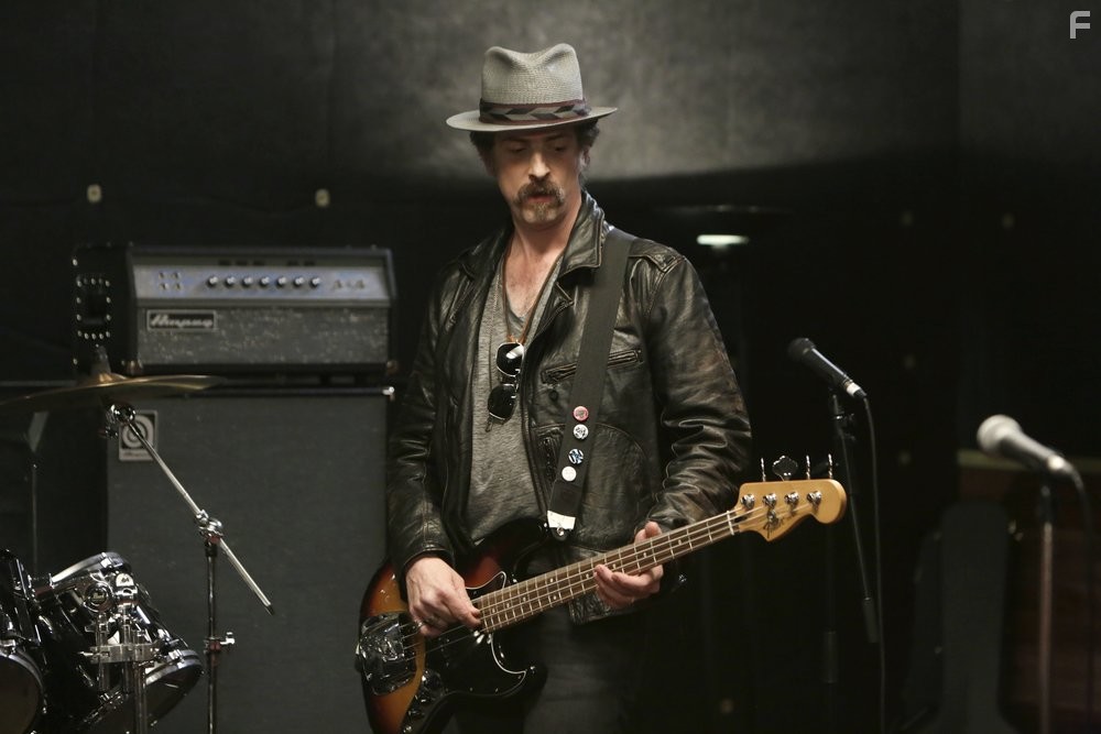 John Ales in Секс, наркотики и рок-н-ролл (2015)