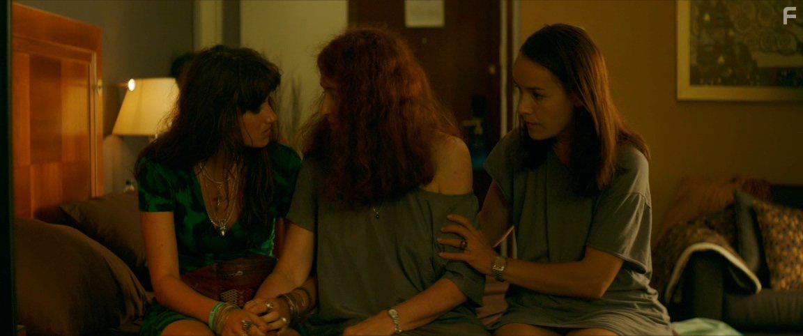 Bodil Jrgensen, Mia Lyhne, and Danica Curcic in All Inclusive (2014)
