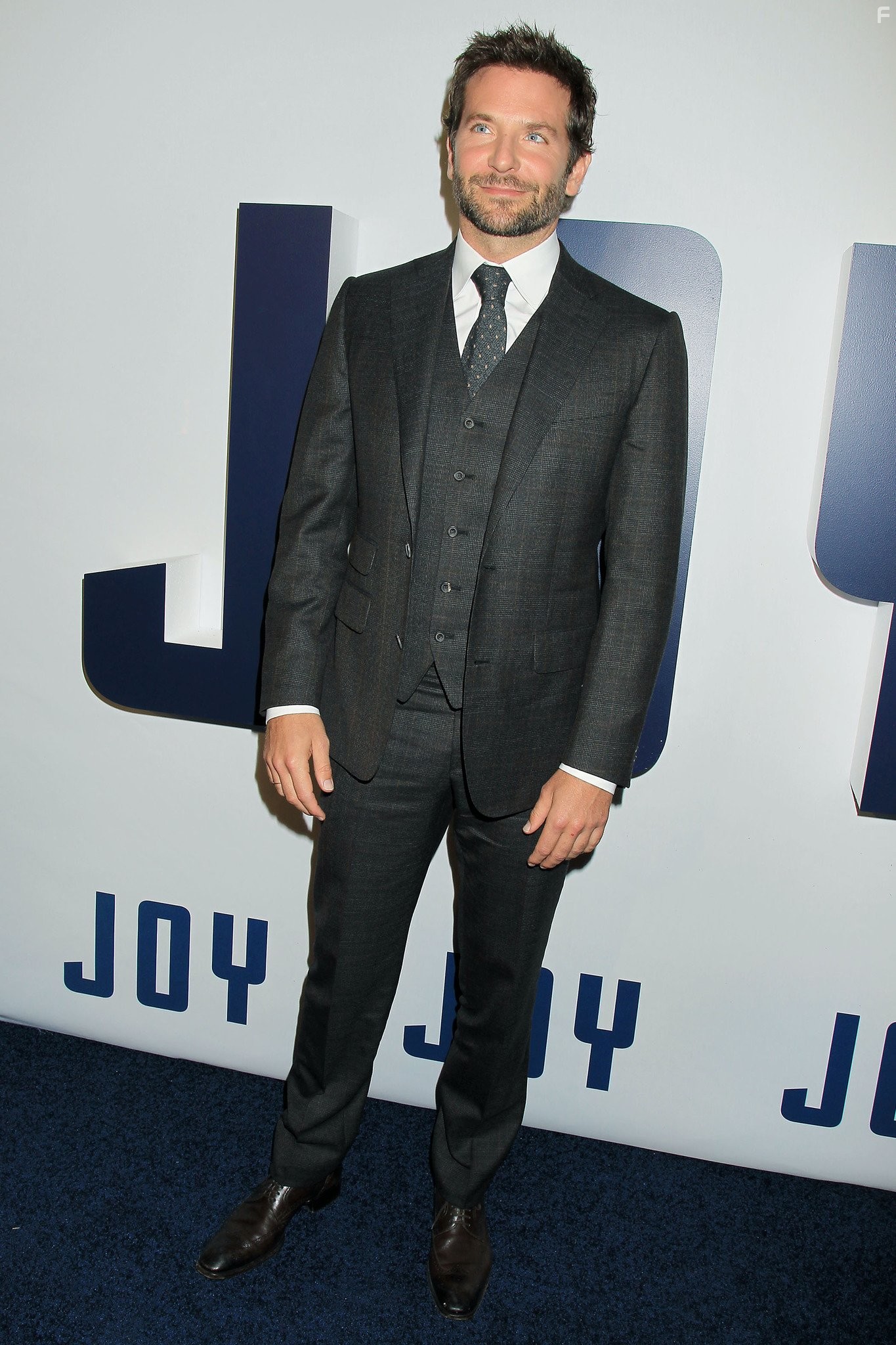 Bradley Cooper in Джой (2015)