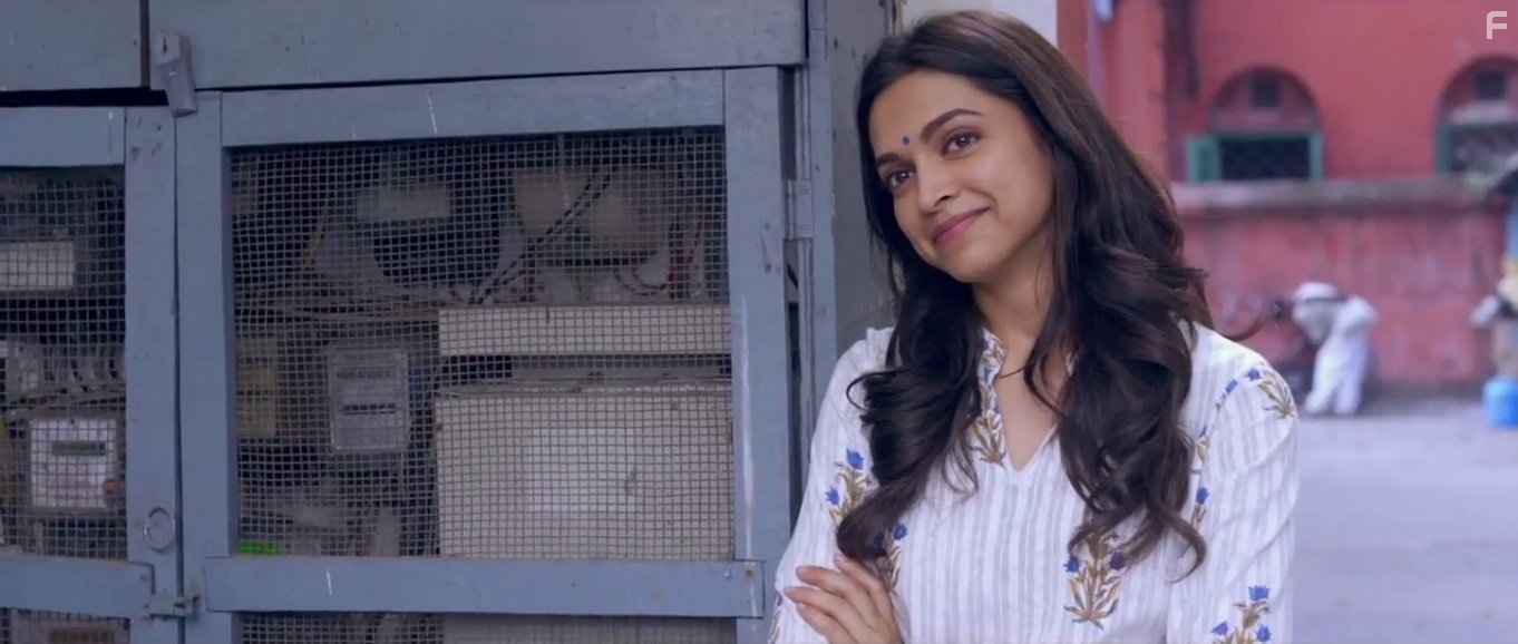 Deepika Padukone in Пику (2015)