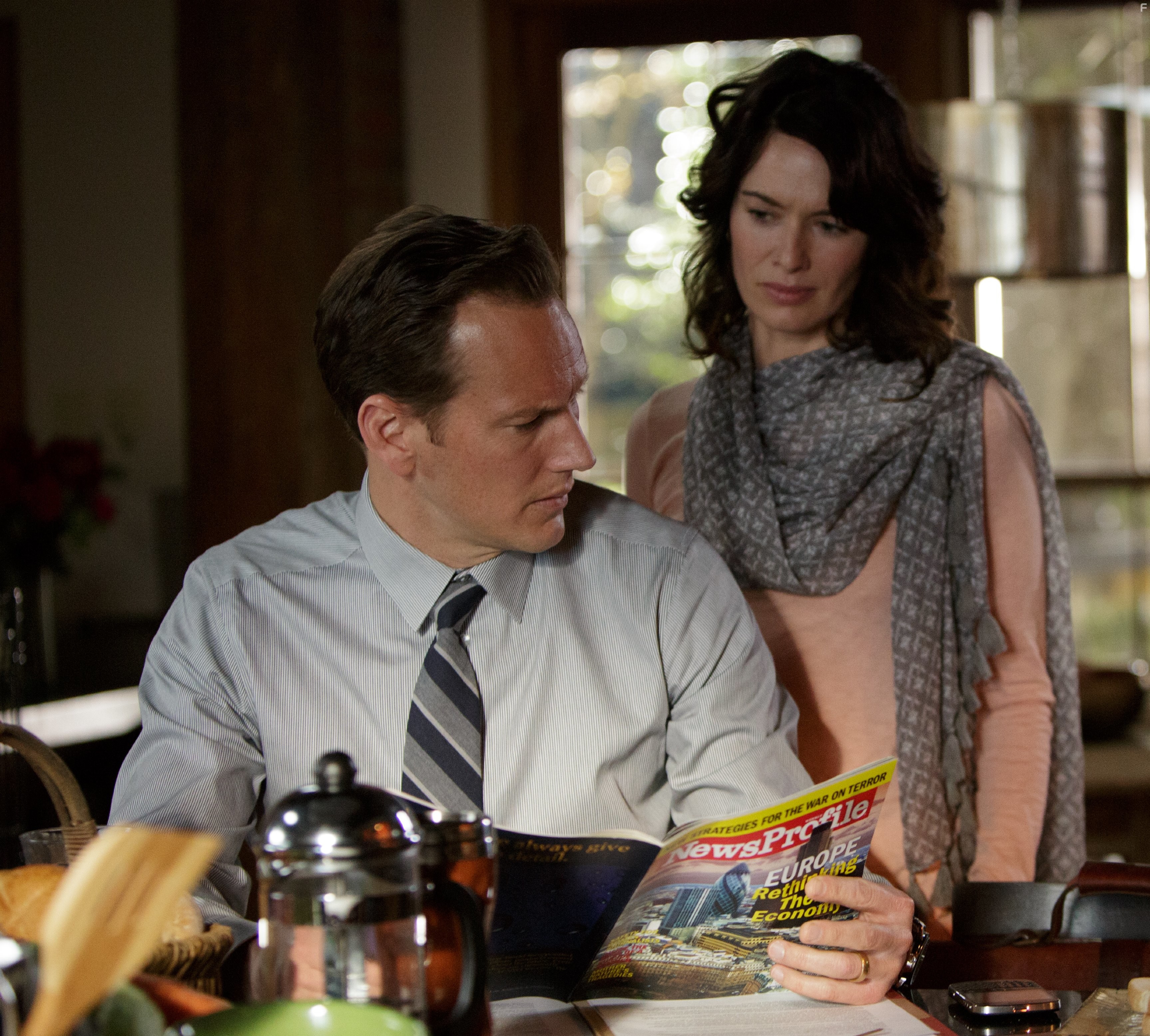Lena Headey and Patrick Wilson in Молния (2015)