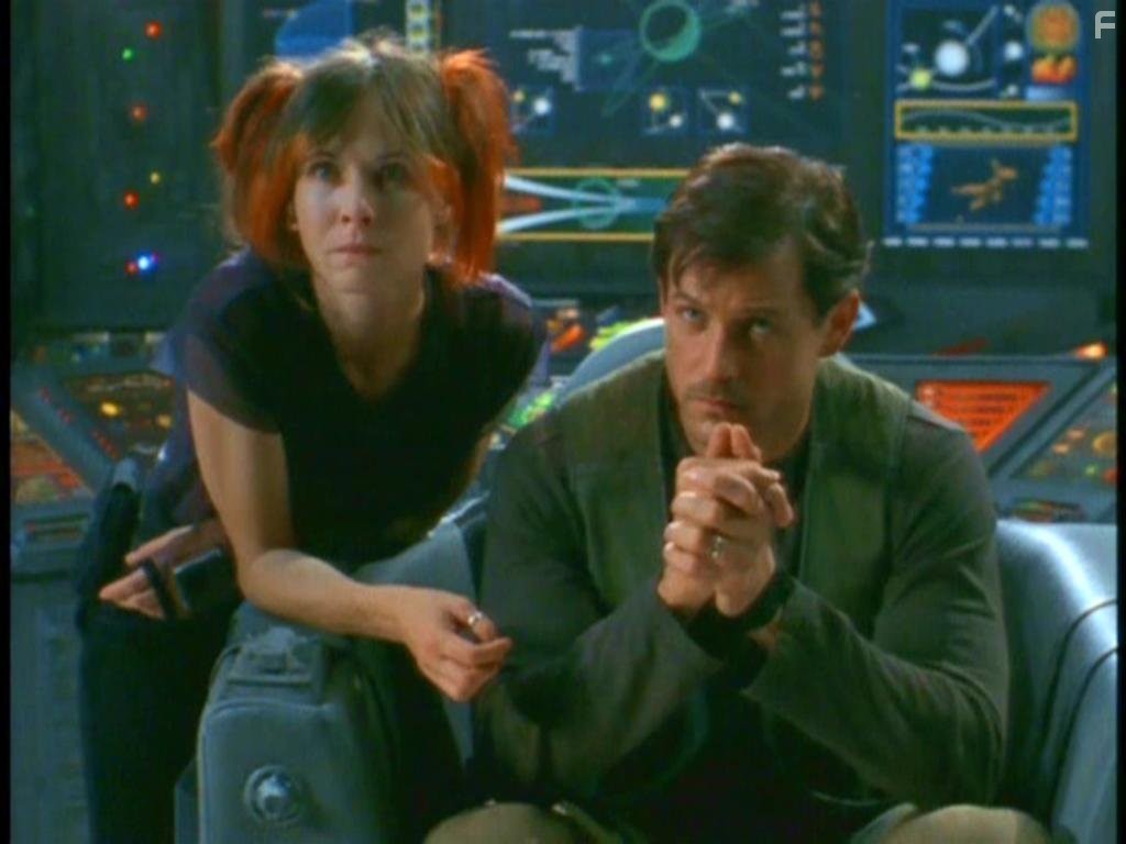 Michael Par? and Tanya Allen in Starhunter (2000)