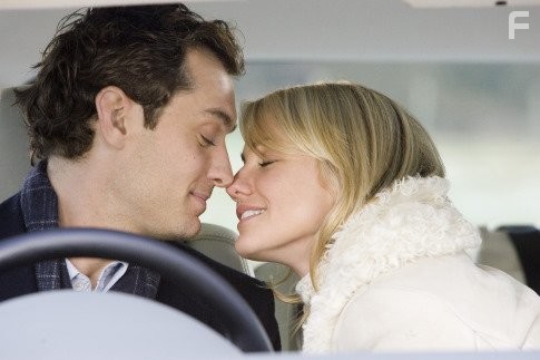 Cameron Diaz and Jude Law in Отпуск по обмену (2006)