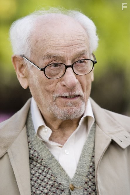 Eli Wallach in Отпуск по обмену (2006)