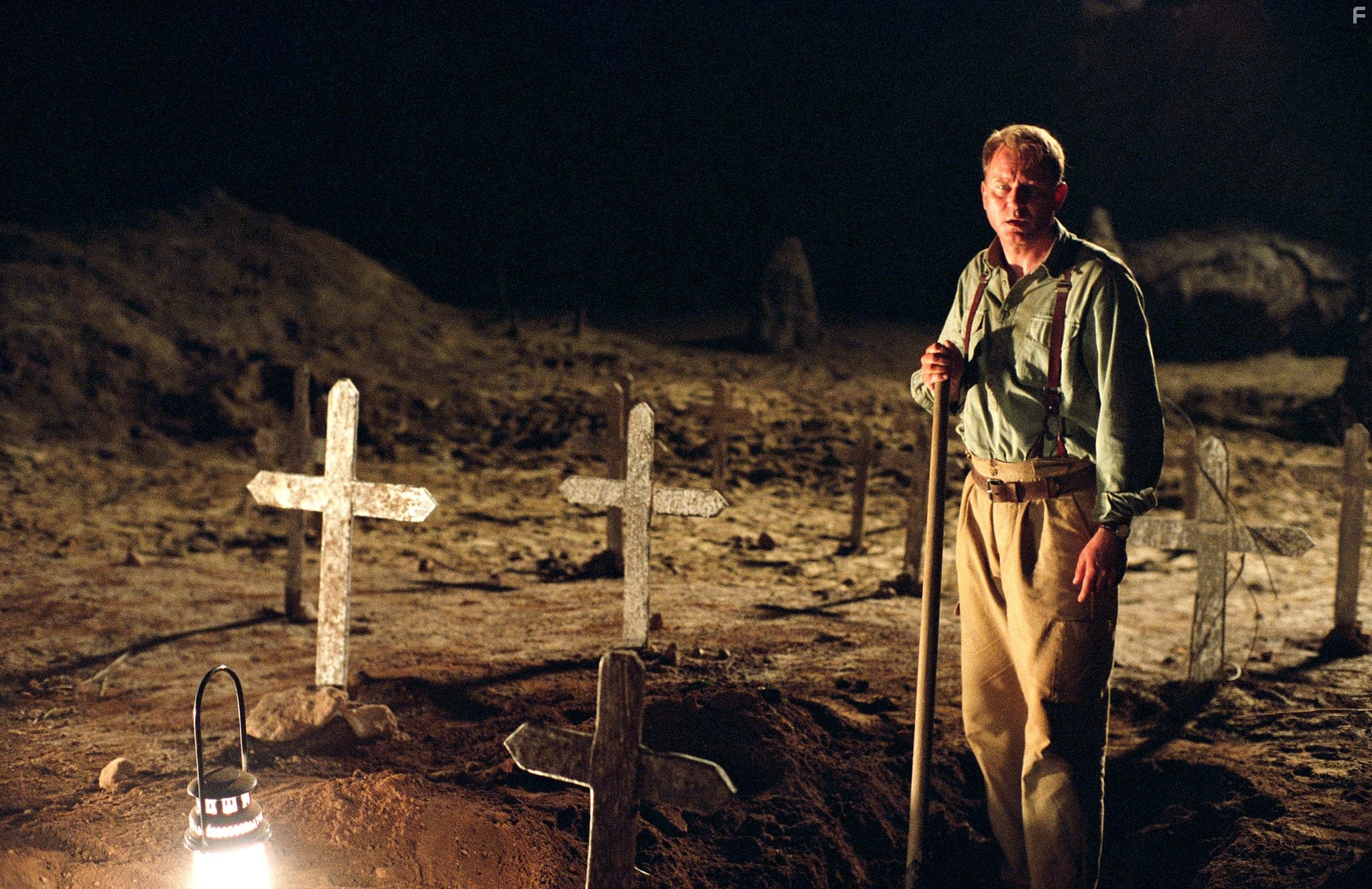 Stellan Skarsg?rd in Изгоняющий дьявола: Начало (2004)