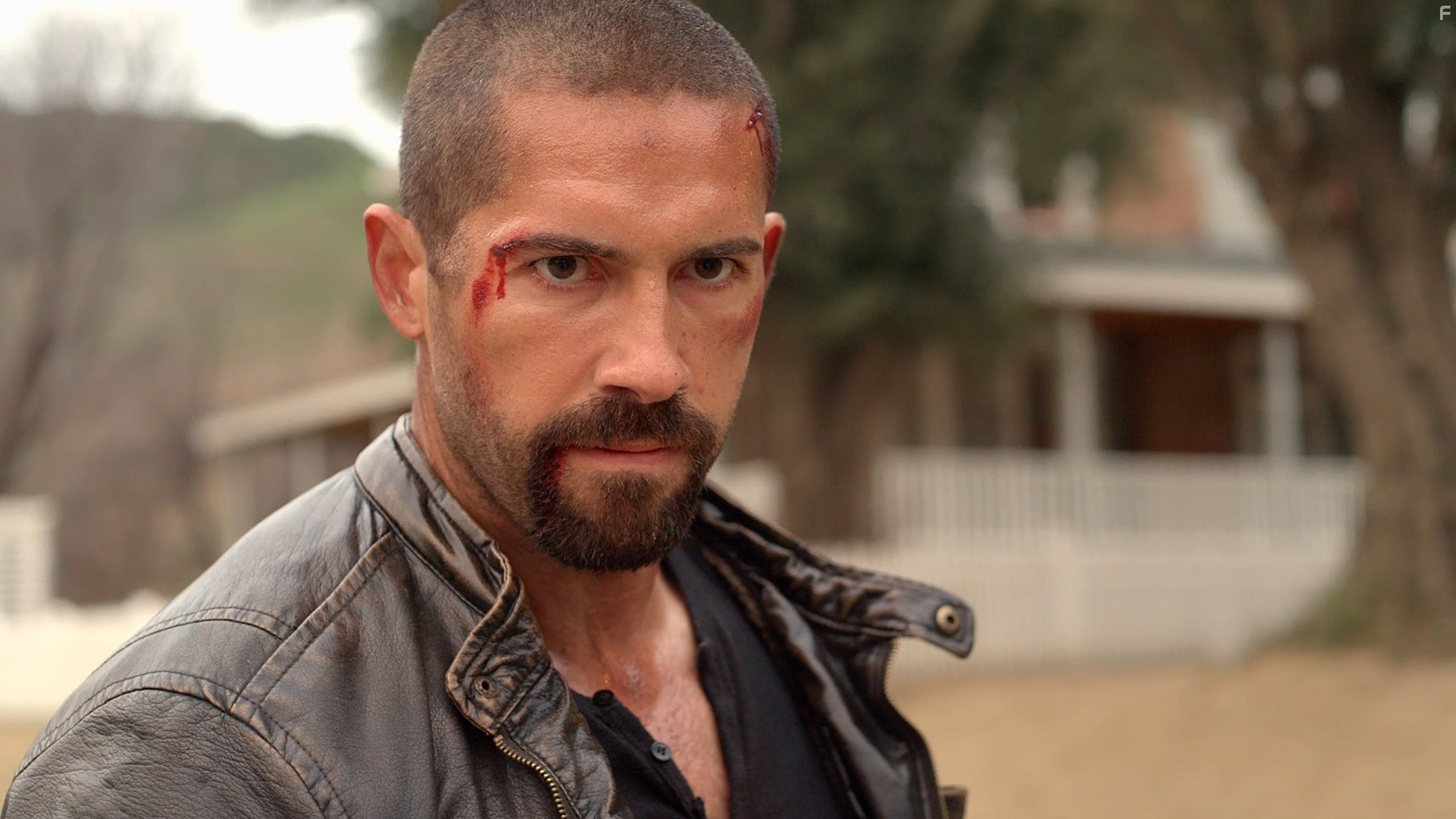Scott Adkins in Близкое расстояние (2015)