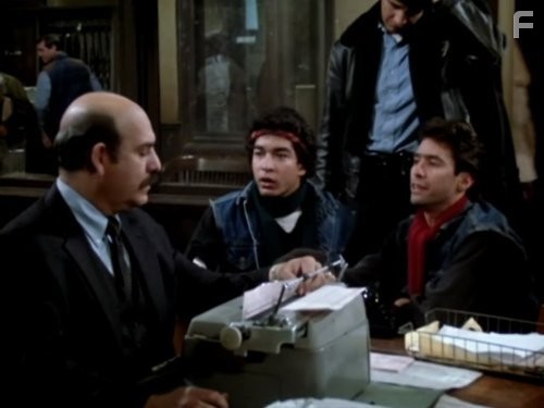 Ren? Enr?quez in Блюз Хилл-стрит (1981)