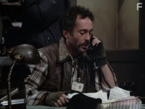 Bruce Weitz in Блюз Хилл-стрит (1981)