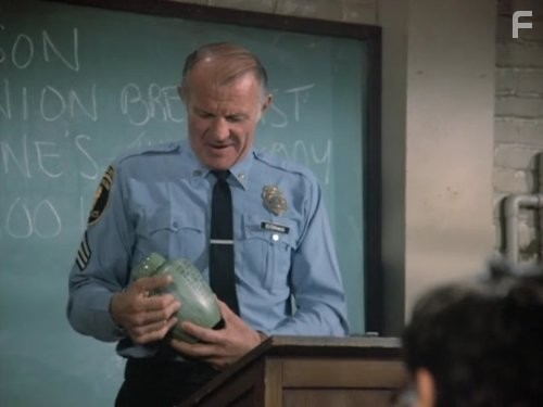 Michael Conrad in Блюз Хилл-стрит (1981)