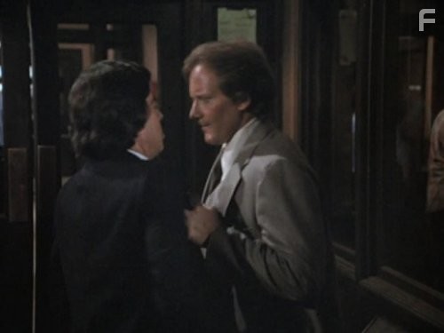 Charles Haid in Блюз Хилл-стрит (1981)