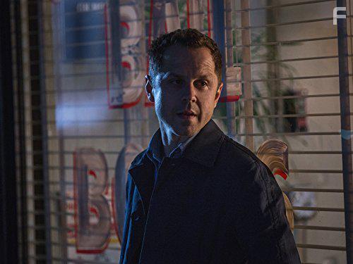 Giovanni Ribisi in Sneaky Pete (2015)