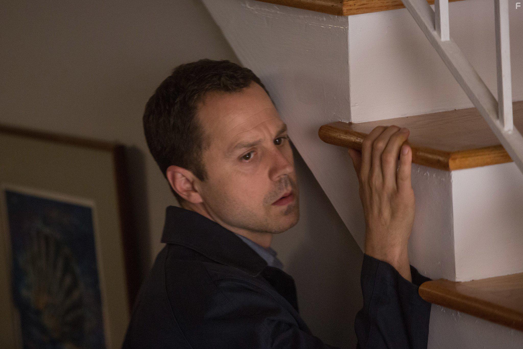 Giovanni Ribisi in Sneaky Pete (2015)