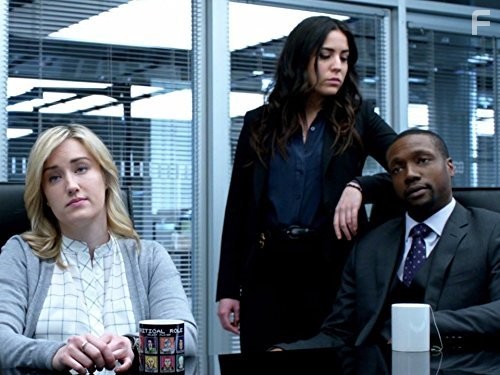 Rob Brown, Ashley Johnson, and Audrey Esparza in Слепое пятно (2015)
