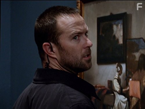 Sullivan Stapleton in Слепое пятно (2015)