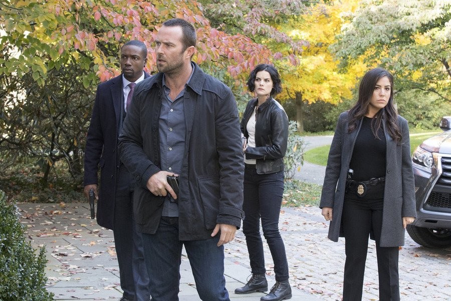 Rob Brown, Sullivan Stapleton, Jaimie Alexander, and Audrey Esparza in Слепое пятно (2015)