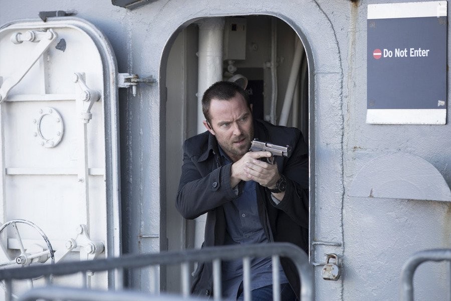 Sullivan Stapleton in Слепое пятно (2015)