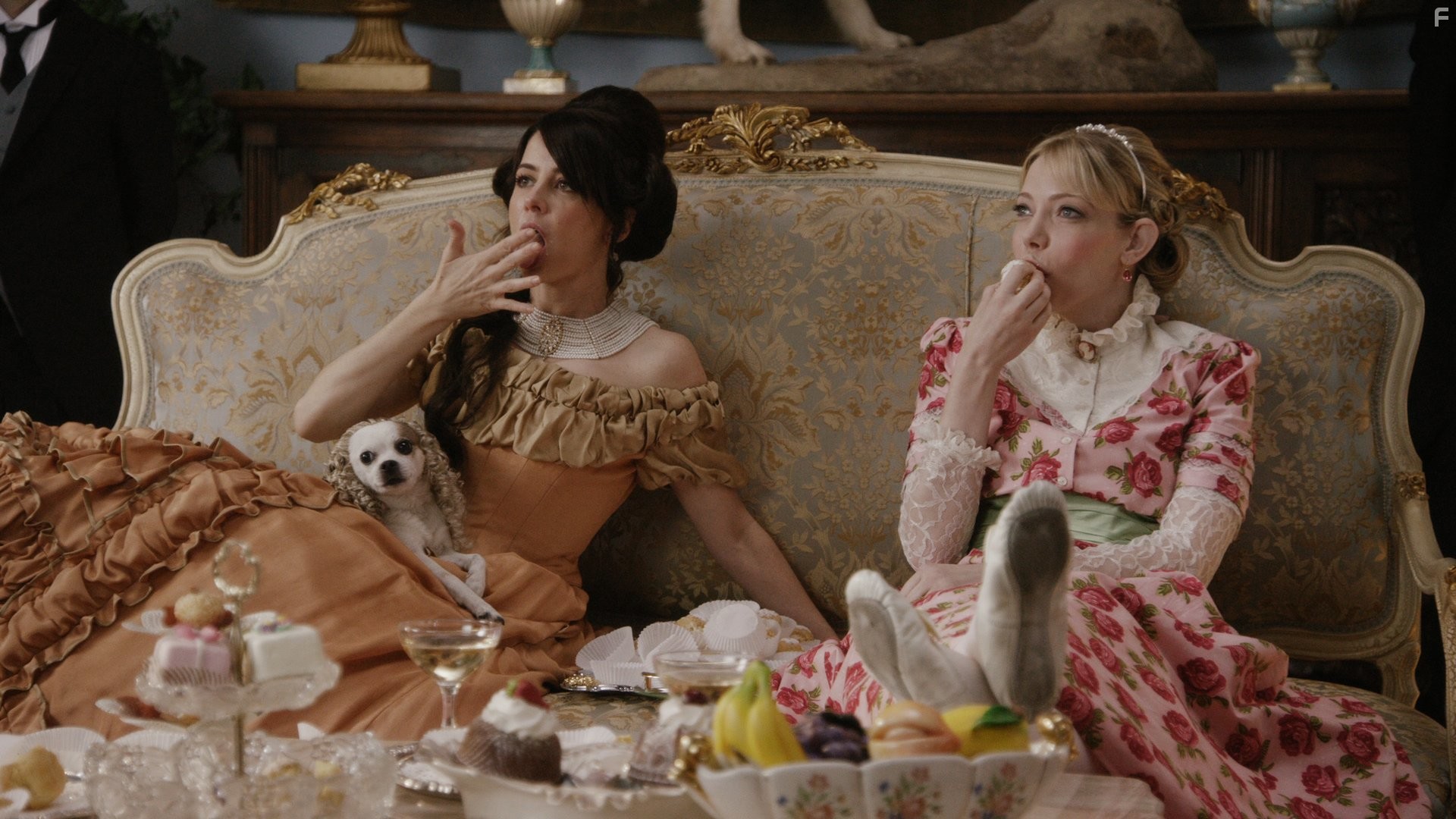 Natasha Leggero and Riki Lindhome in Другое время (2015)