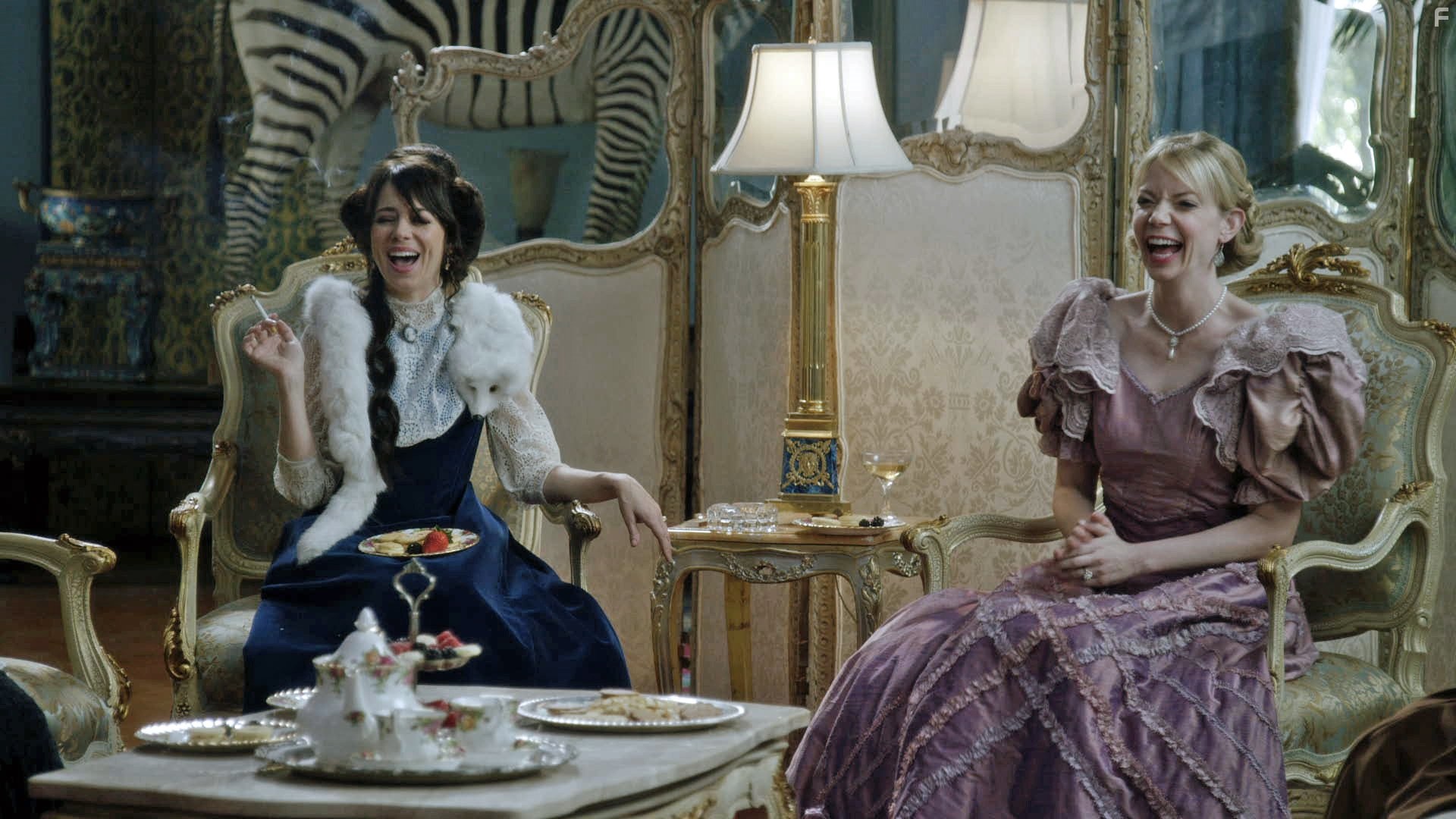 Natasha Leggero and Riki Lindhome in Другое время (2015)