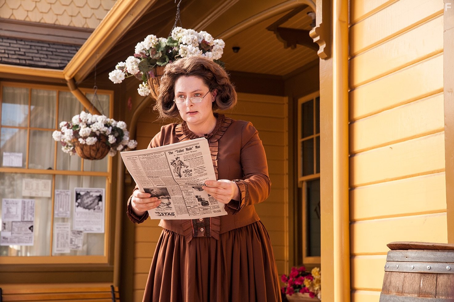 Lauren Ash in Другое время (2015)