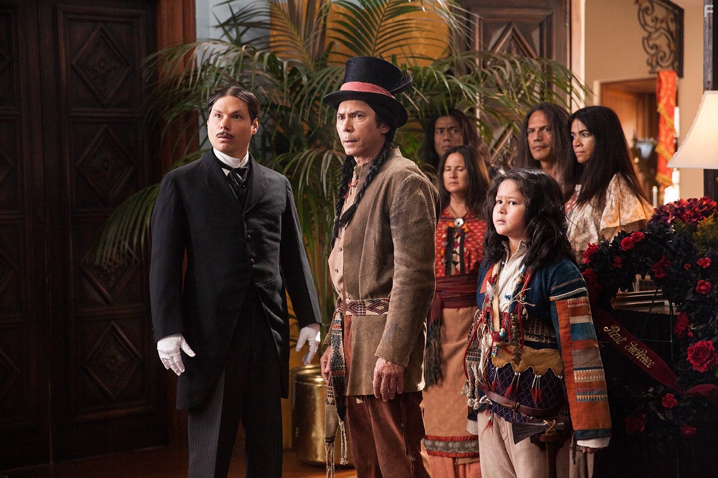 Lou Diamond Phillips and Michael Ian Black in Другое время (2015)