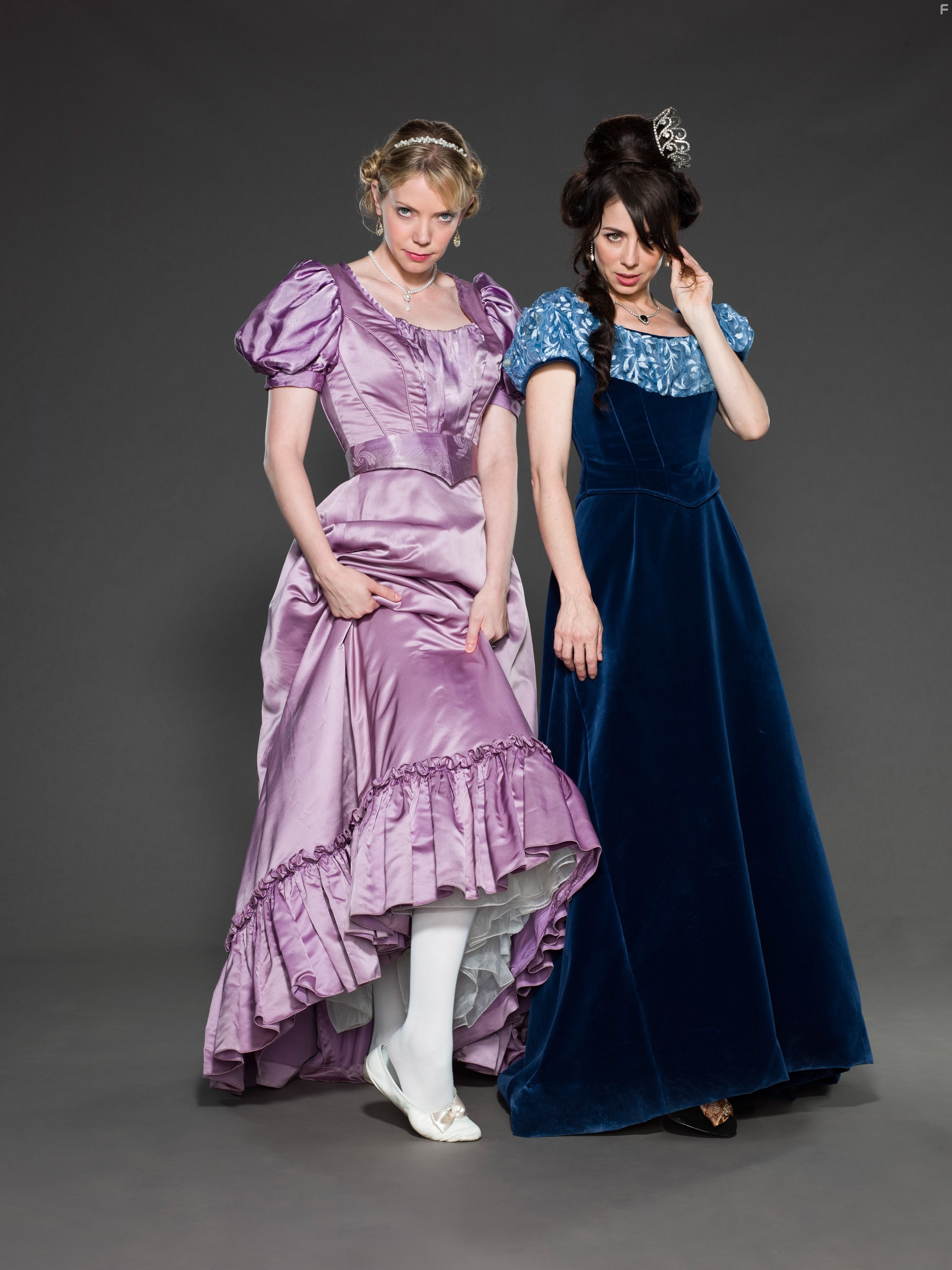 Natasha Leggero and Riki Lindhome in Другое время (2015)