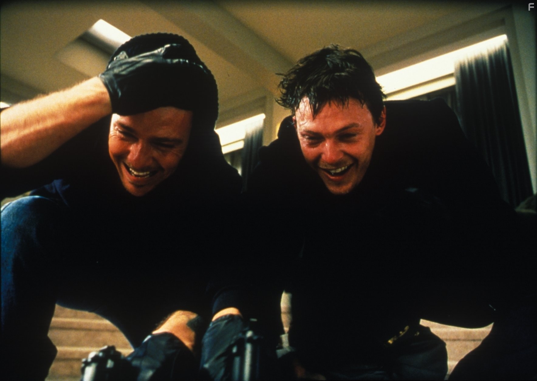 Sean Patrick Flanery and Norman Reedus in Святые из трущоб (1999)