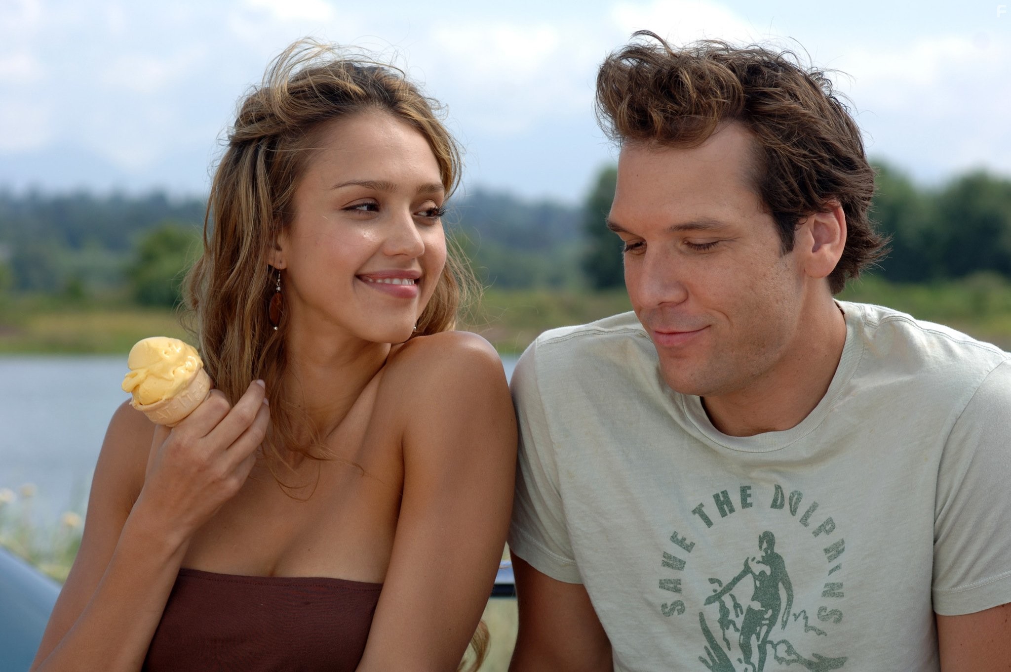 Jessica Alba and Dane Cook in Удачи, Чак! (2007)