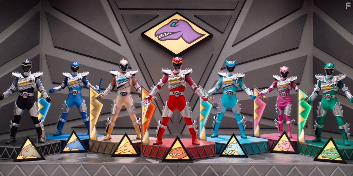 Brennan Mejia, Michael Taber, James Davies, Yoshi Sudarso, Davi Santos, Reuben Turner, and Camille Hyde in Power Rangers Dino Charge (2015)