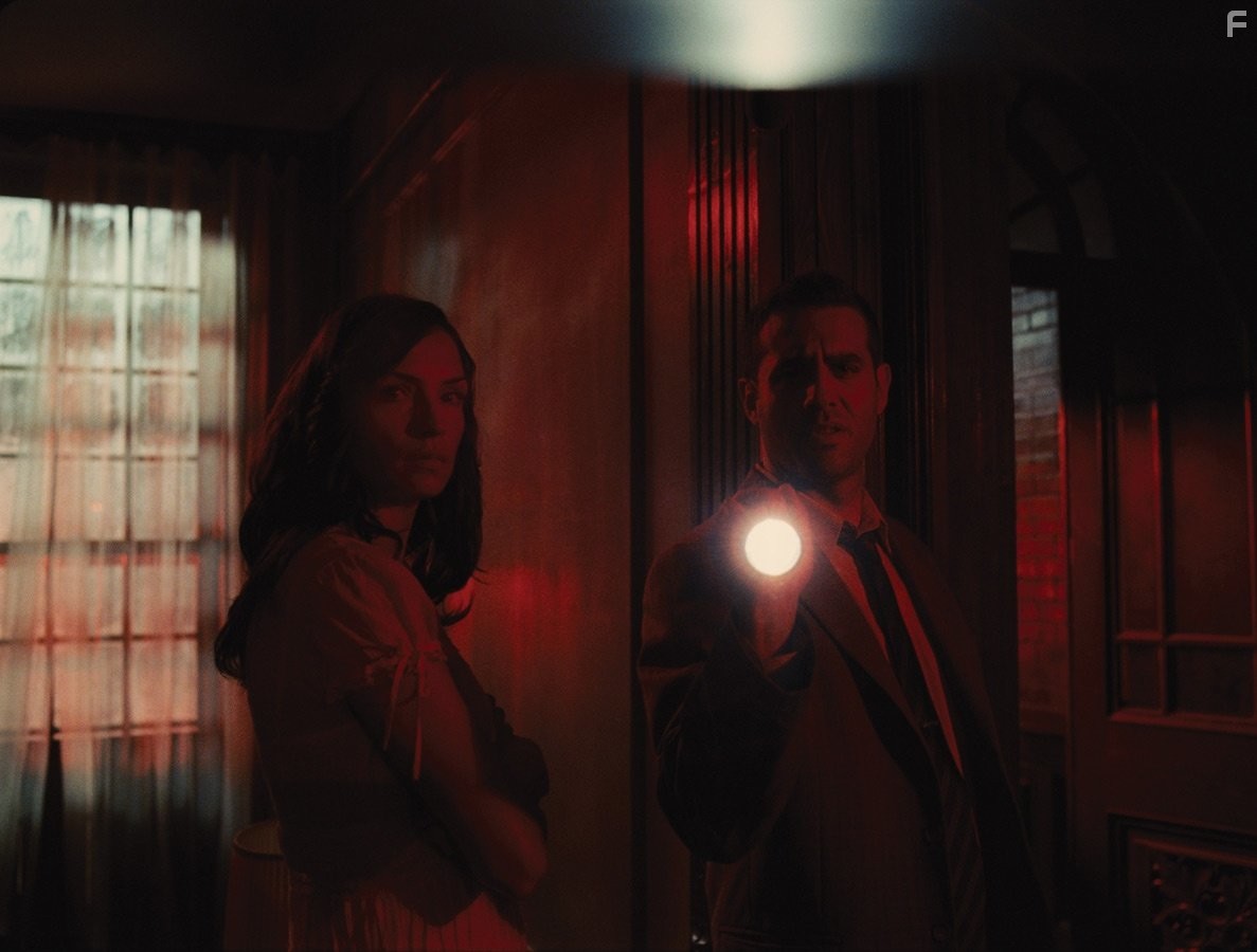 Famke Janssen and Bobby Cannavale in 100 футoв (2008)