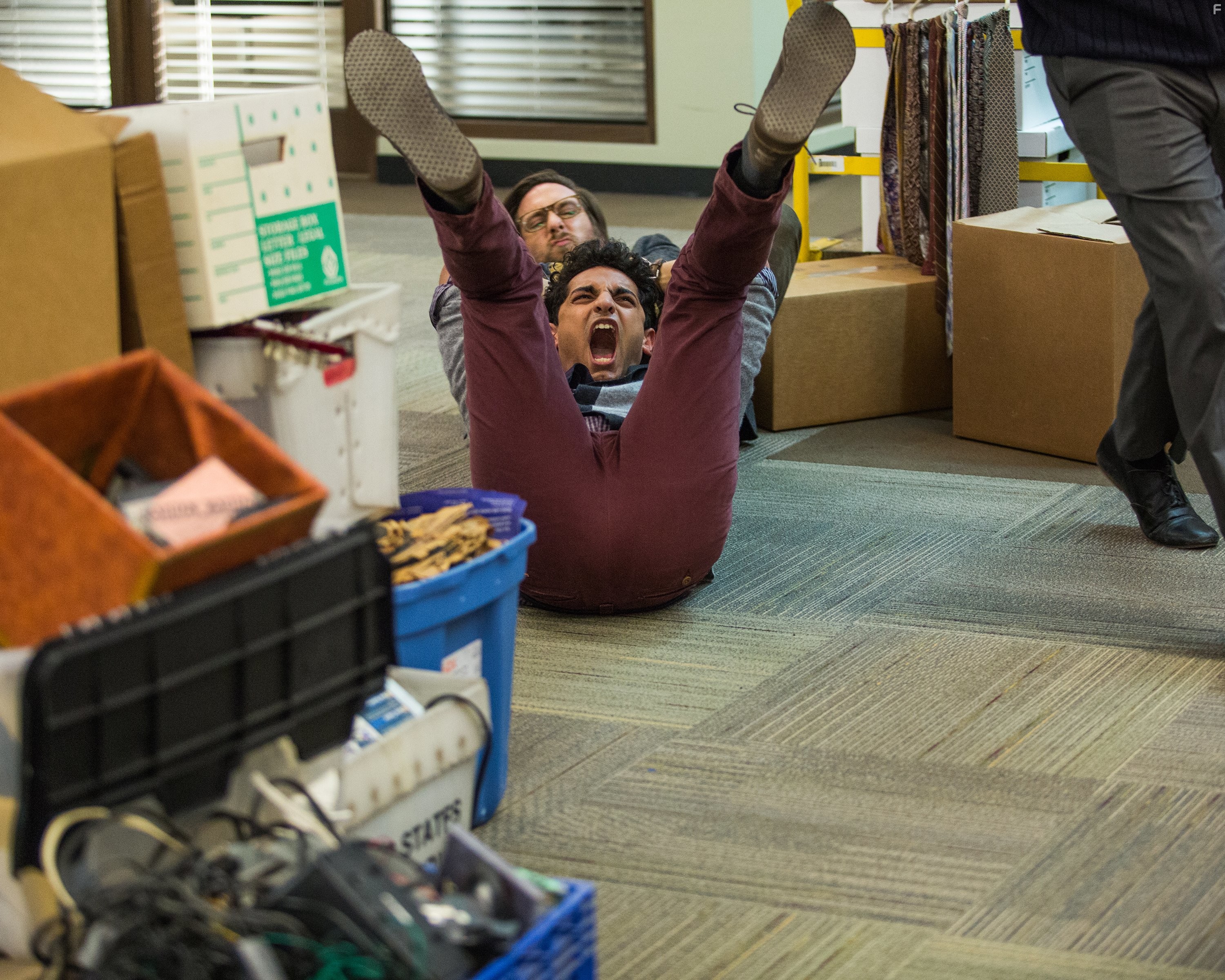 Timm Sharp and Karan Soni in Блант говорит (2015)