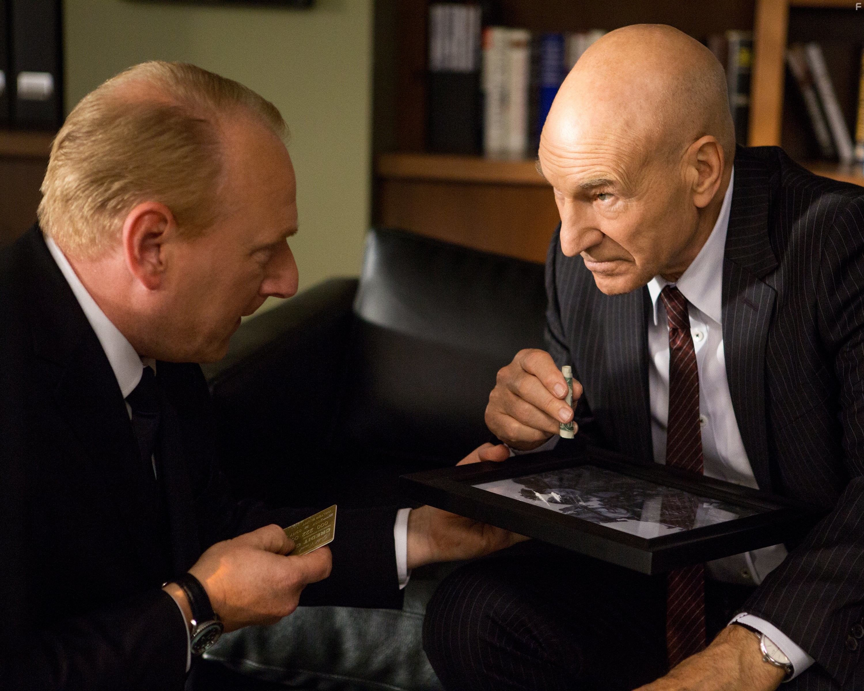 Patrick Stewart and Adrian Scarborough in Блант говорит (2015)