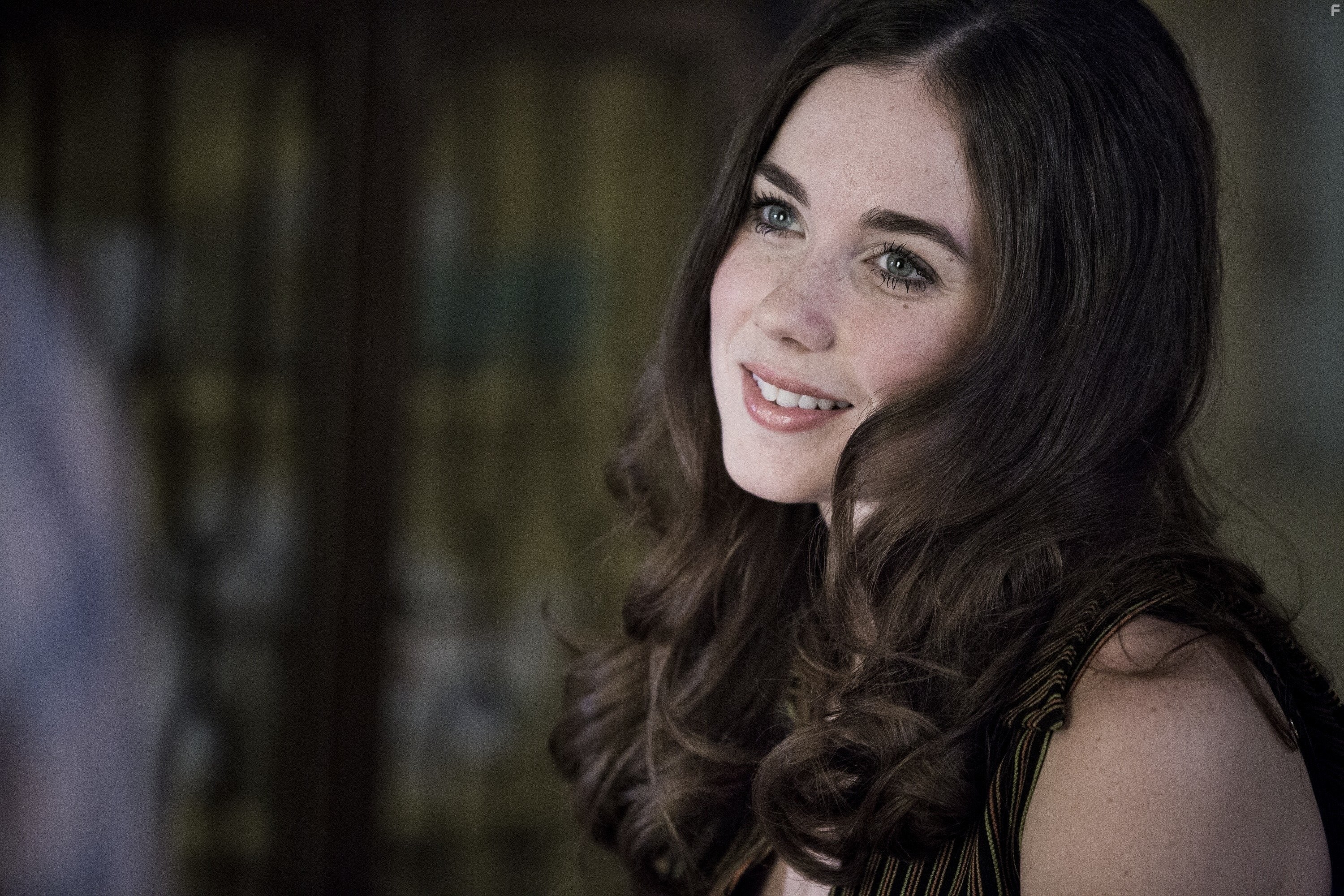 Lyndon Smith, , , , , and  in Общественная мораль (2015)