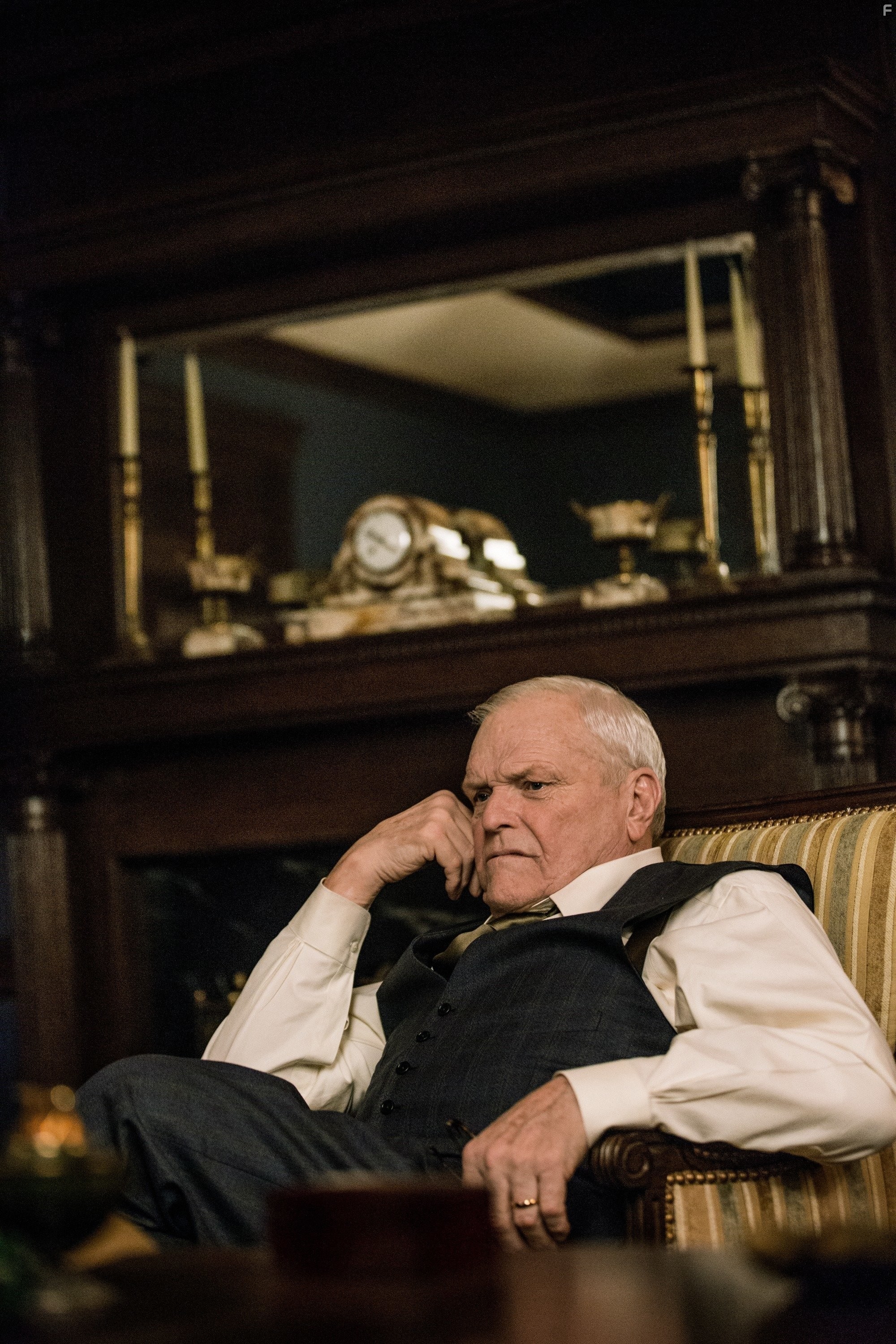 Brian Dennehy in Общественная мораль (2015)