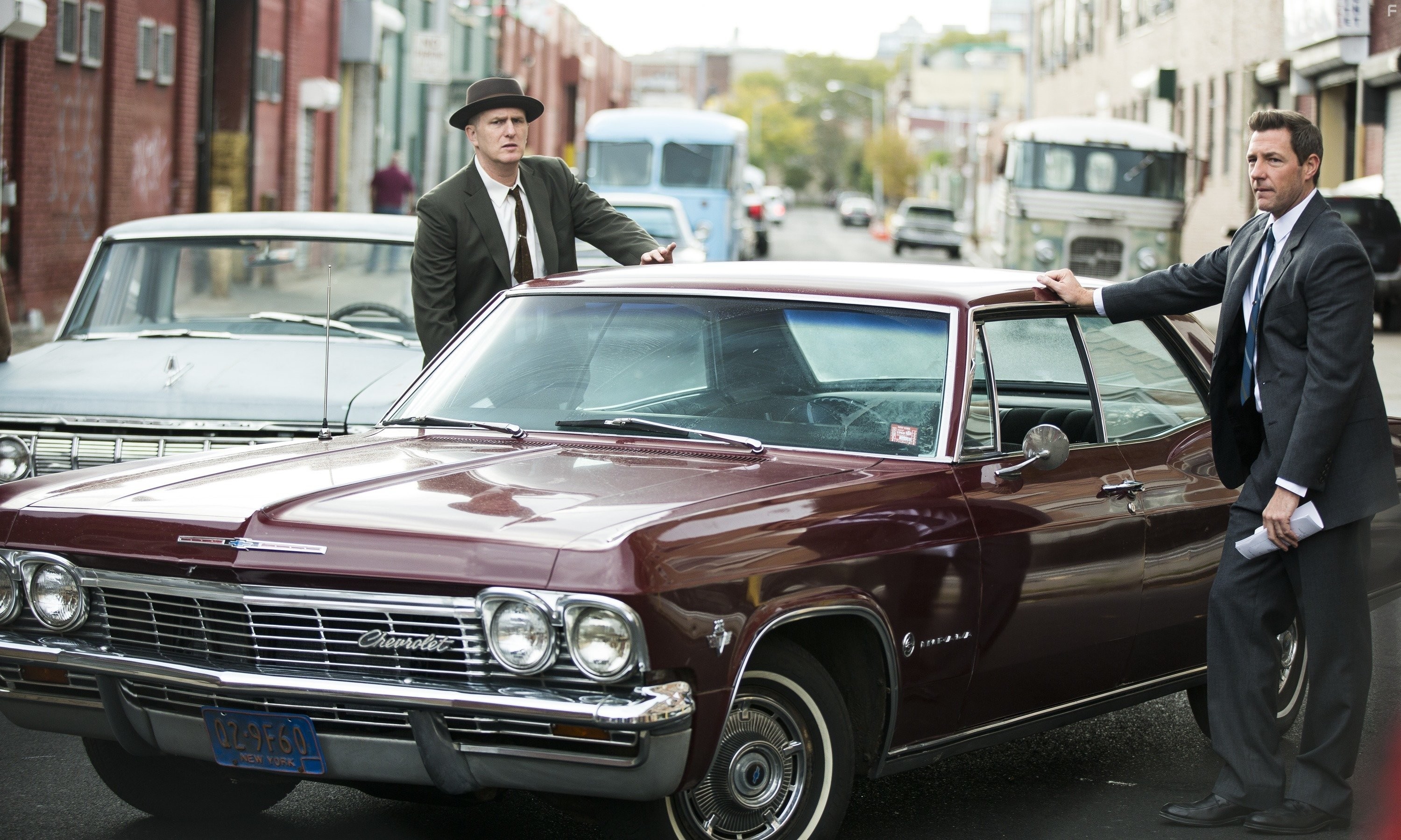 Michael Rapaport and Edward Burns in Общественная мораль (2015)