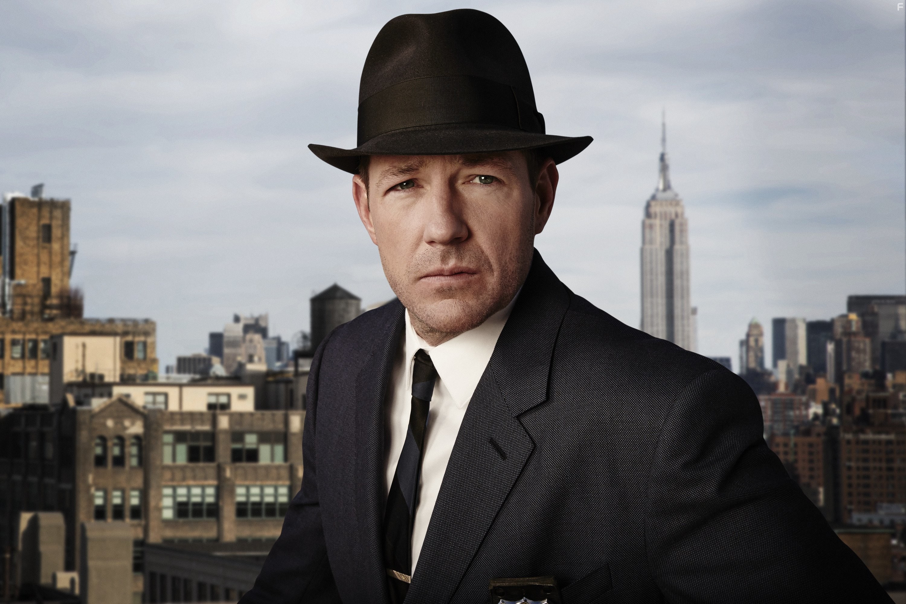 Edward Burns in Общественная мораль (2015)