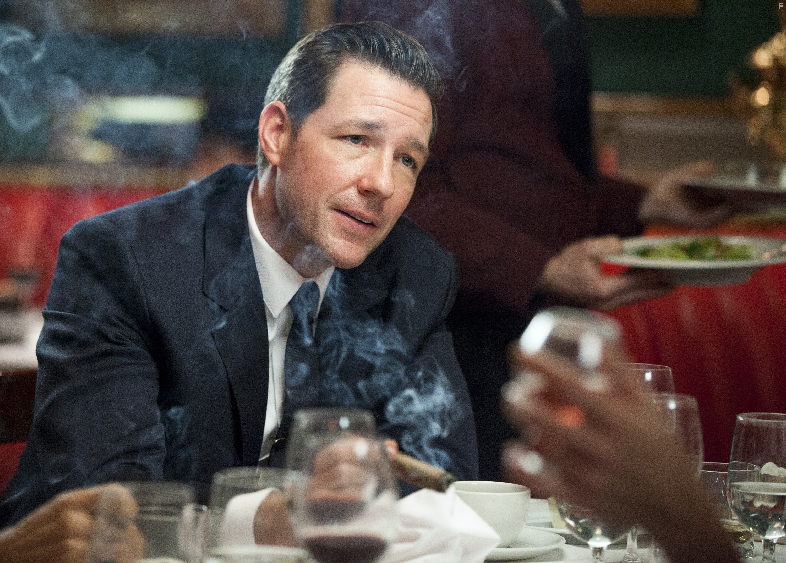 Edward Burns in Общественная мораль (2015)